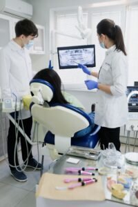 Cosmetic dentist in Thornhill repairing a chipped front tooth with composite bonding